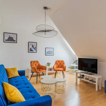 Chez Carine - Ideal Famille, Balcon, Netflix