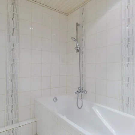 Chez Carine - Ideal Famille, Balcon, Netflix * オベルネ