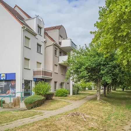 Chez Carine - Ideal Famille, Balcon, Netflix *