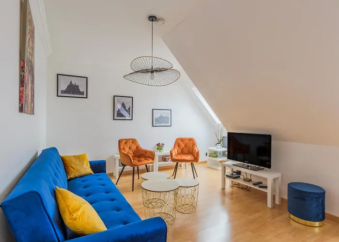 Chez Carine - Ideal Famille, Balcon, Netflix